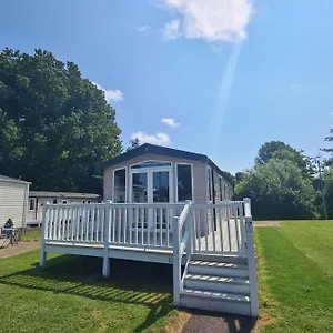 https://flawless-caravan-hire.hotelsin-chester.com